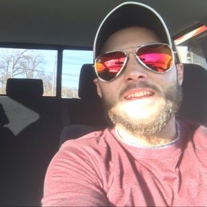 Meet your Posher, Dustin